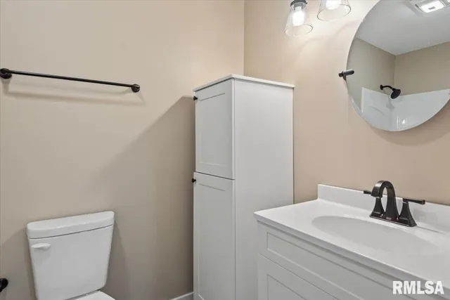 $275,000 | 18 Dean Park Road, Dawson, IL 62520