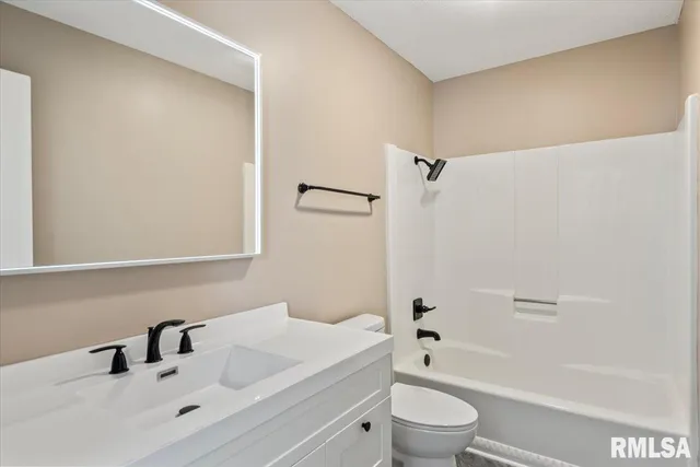 $275,000 | 18 Dean Park Road, Dawson, IL 62520