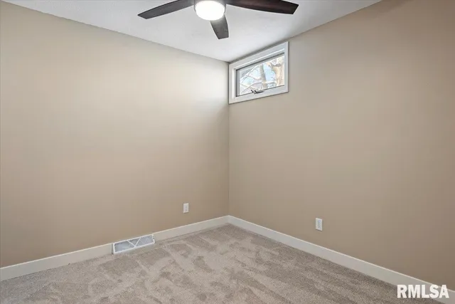 $275,000 | 18 Dean Park Road, Dawson, IL 62520