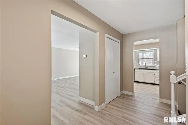 $275,000 | 18 Dean Park Road, Dawson, IL 62520