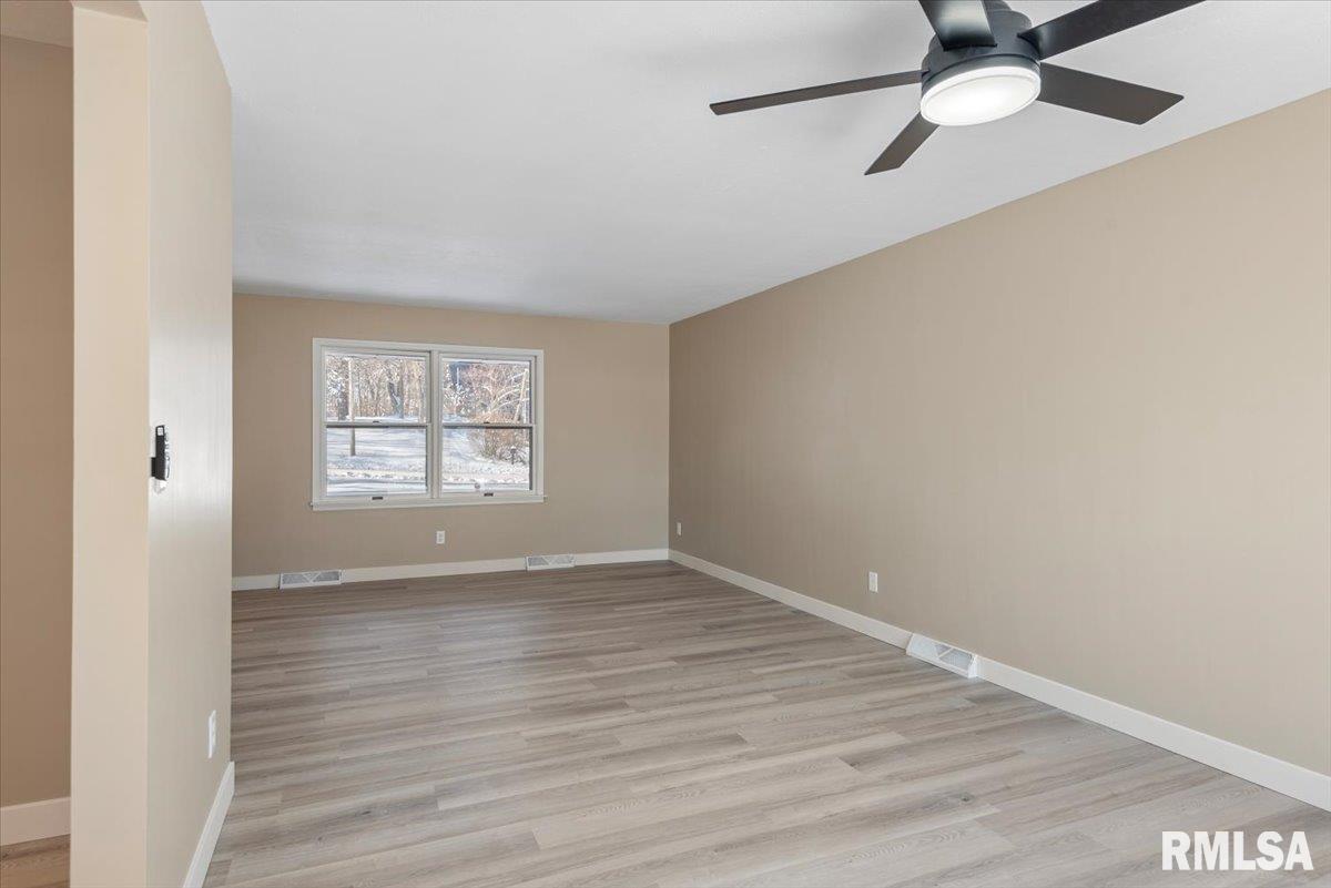 18 Dean Park Road Dawson, IL 62520 - Photo 10 of 35 Gallery Image 10