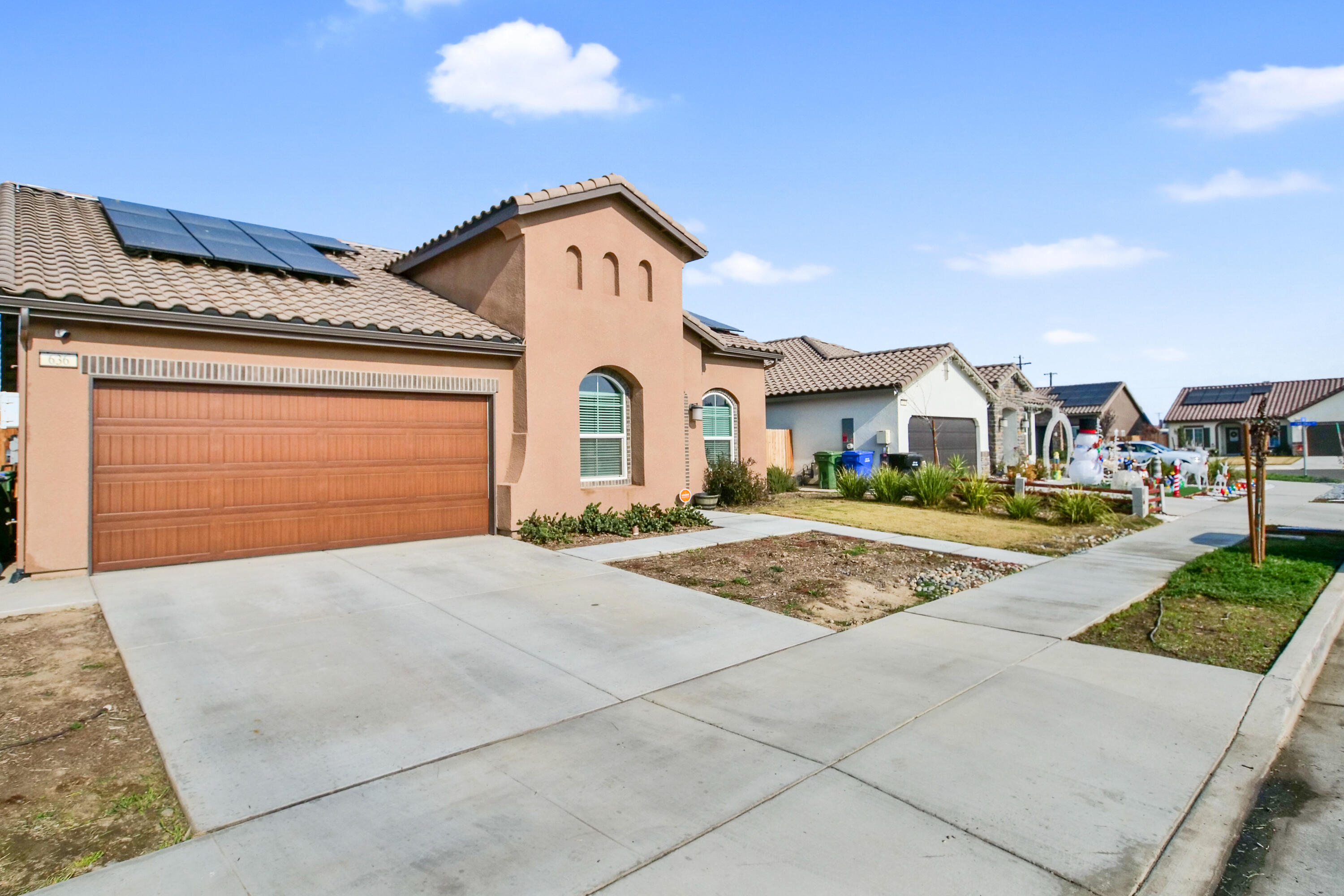 636 Strada Street Lemoore, CA 93245 - Photo 2 of 32 P1136234