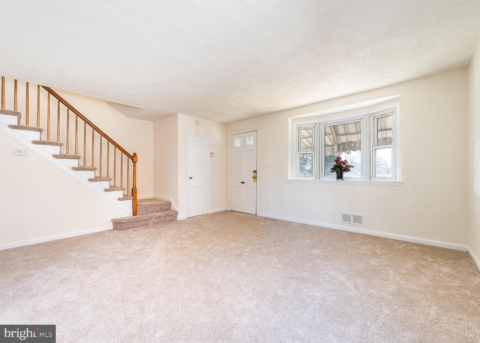 5412 Addington Road Baltimore, MD 21229 - Photo 4 of 21