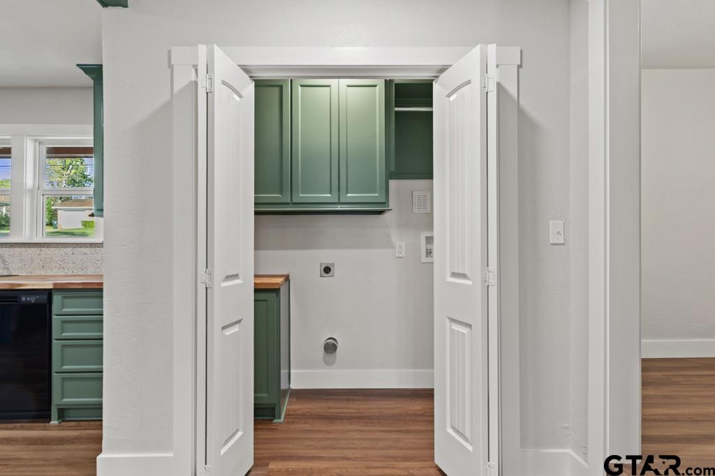 2819 New Copeland Road Tyler, TX 75701 - Photo 9 of 39 a view of wooden closet