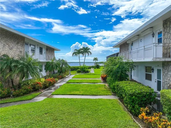 $6,900 | 330 Kon Tiki Drive, Unit A2, Naples, FL 34113