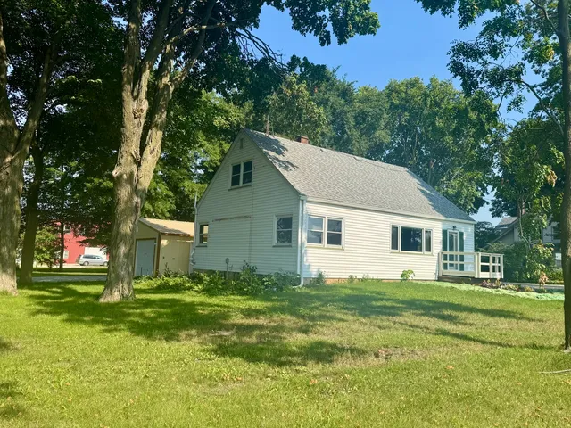 $2,800 | 6809 Highway 71, Oswego, IL 60543