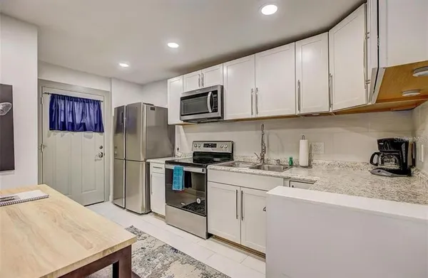 $1,700 | 2606 1st Avenue South, St. Petersburg, FL 33712