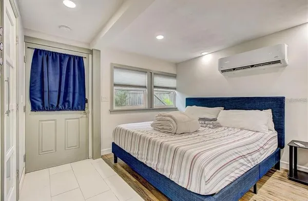 $1,700 | 2606 1st Avenue South, St. Petersburg, FL 33712