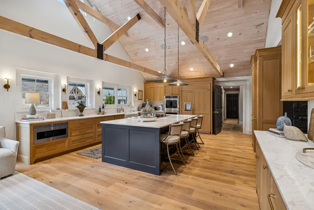 $19,990,000 | 6677 Leipers Creek Road, Columbia, TN 38401