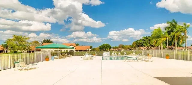a view of residential houses with outdoor space