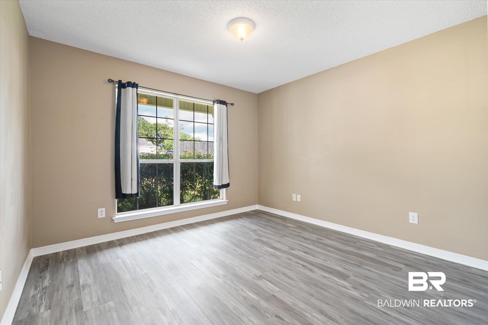 921 East Hamilton Bridges Drive Mobile, AL 36695 - Photo 11 of 23