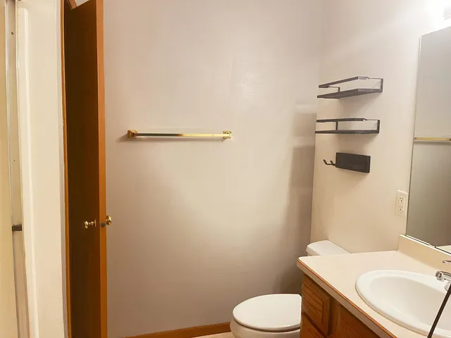 $950,000 | 590 Kelvington Drive, Sun Prairie, WI 53590