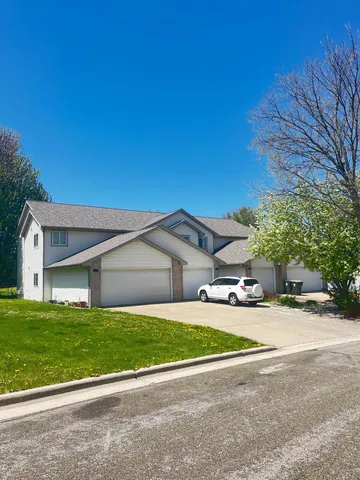 $950,000 | 590 Kelvington Drive, Sun Prairie, WI 53590