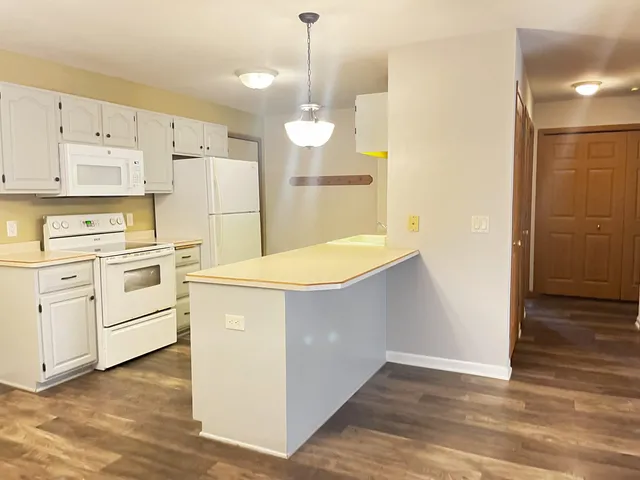 $950,000 | 590 Kelvington Drive, Sun Prairie, WI 53590