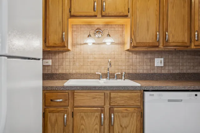 $149,000 | 17220 71st Avenue, Unit 11, Tinley Park, IL 60477