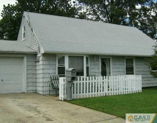 12 Altamont Road Edison, NJ 08817 - Photo 1 of 8