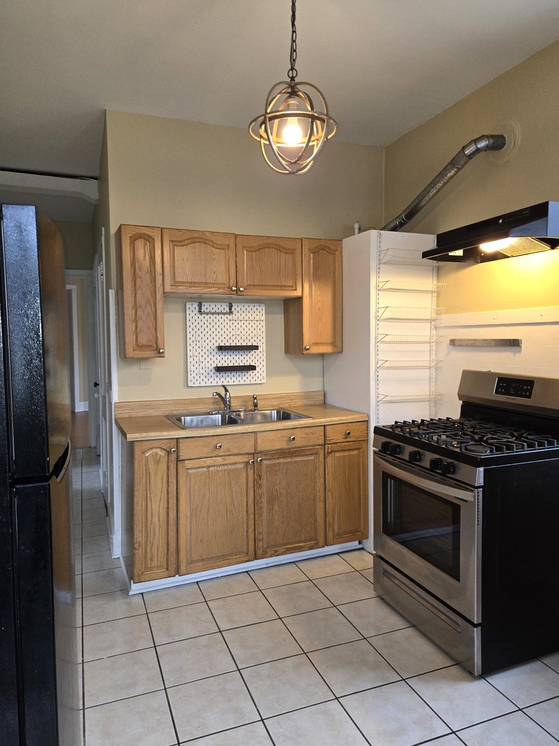 5208 North Clark Street, Unit 3 Chicago, IL 60640 - Photo 8 of 15