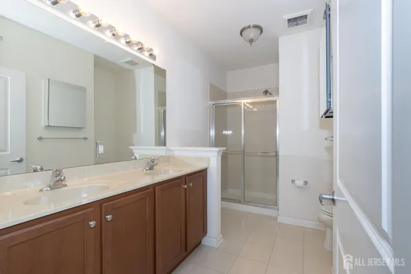 $2,500 | 541 East Celebration Way, South Plainfield, NJ 07080