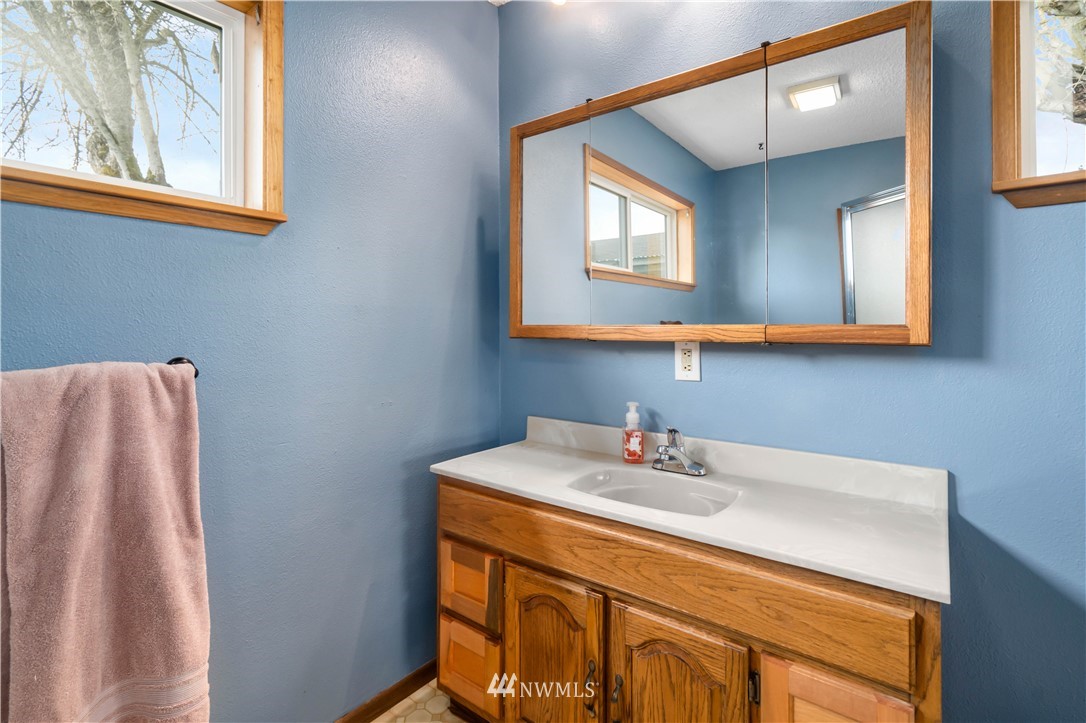 21601 Peter Grubb Road Southeast Renton, WA 98058 - Photo 14 of 33 Gallery Image 14