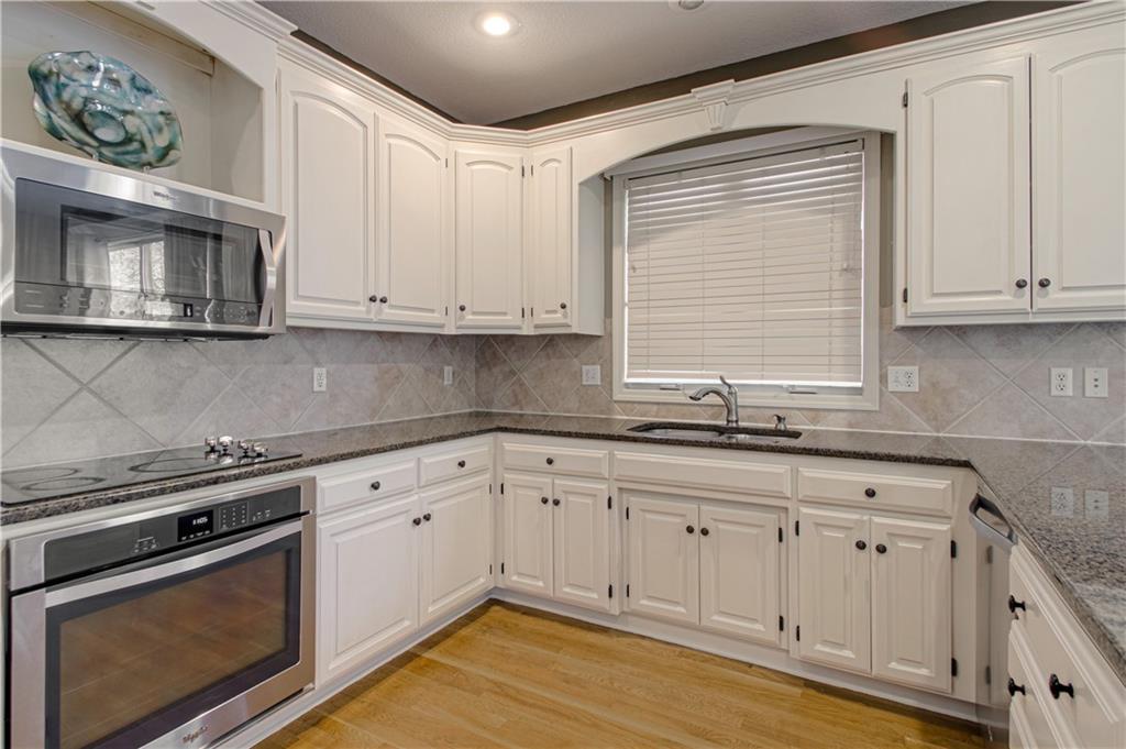 304 Northeast Hidden Valley Way Lee's Summit, MO 64064 - Photo 12 of 39