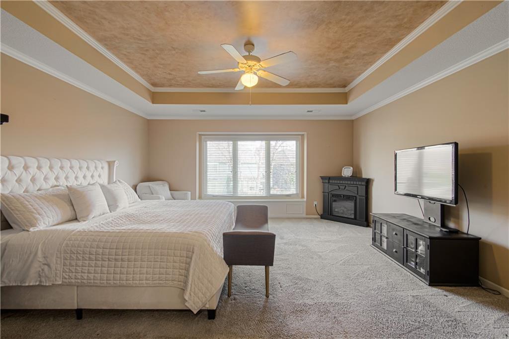 304 Northeast Hidden Valley Way Lee's Summit, MO 64064 - Photo 16 of 39