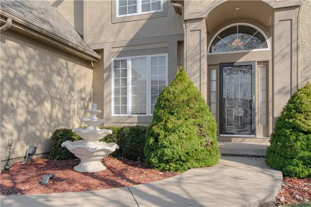 $540,000 | 304 Northeast Hidden Valley Way, Lee's Summit, MO 64064