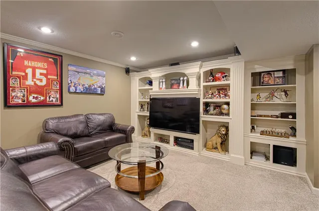 $540,000 | 304 Northeast Hidden Valley Way, Lee's Summit, MO 64064