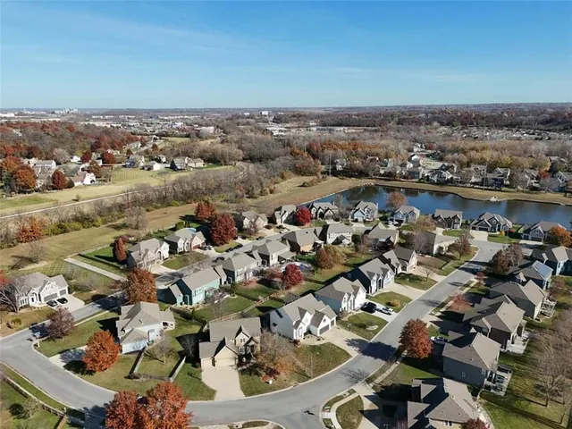 $540,000 | 304 Northeast Hidden Valley Way, Lee's Summit, MO 64064