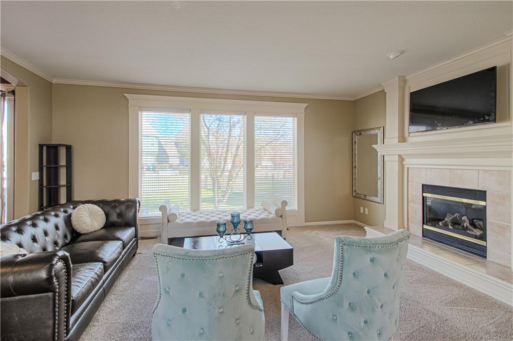 304 Northeast Hidden Valley Way Lee's Summit, MO 64064 - Photo 8 of 39