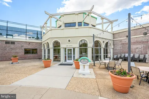 $325,000 | 19385 Cypress Ridge Terrace, Unit 519, Leesburg, VA 20176