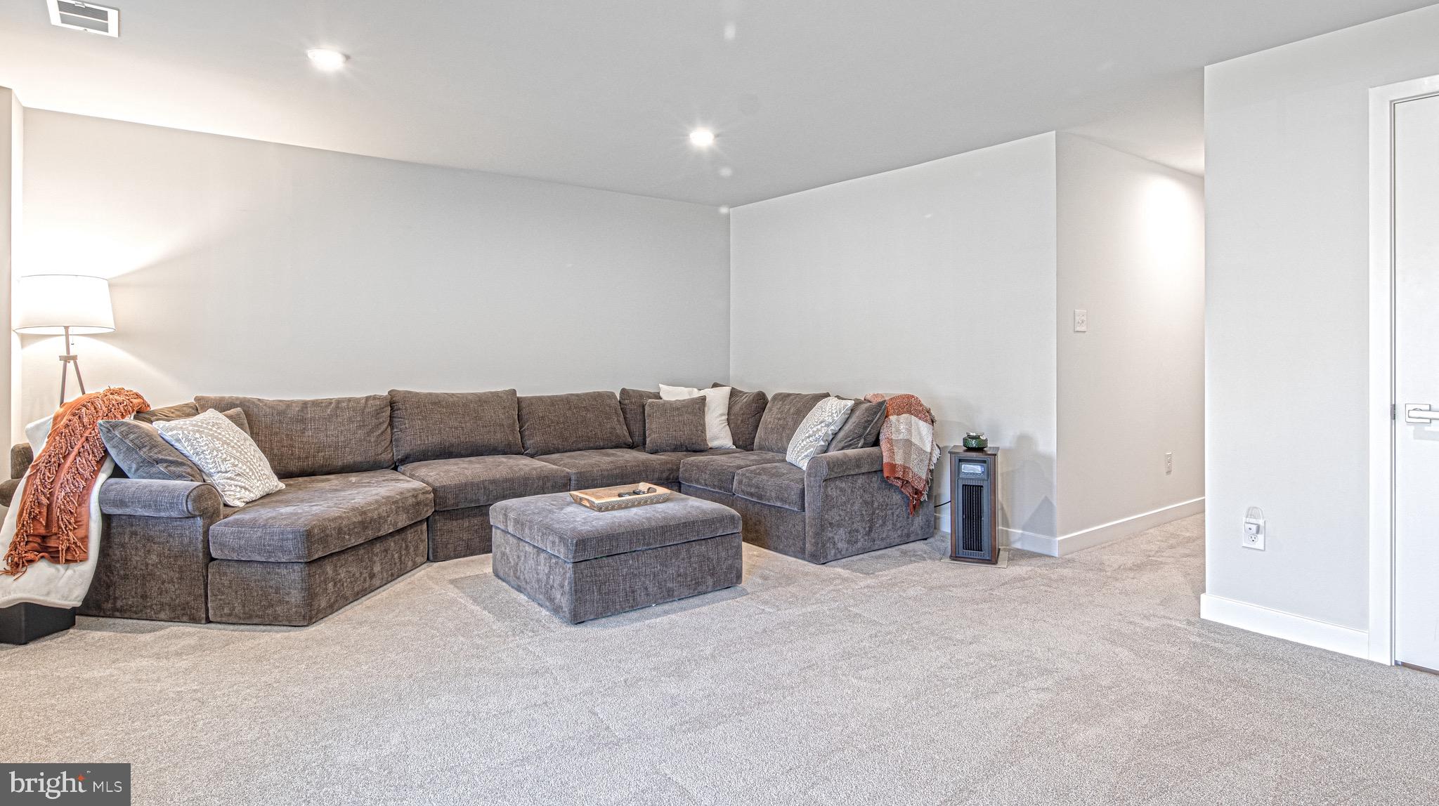 105 Spire Place Sewell, NJ 08080 - Photo 8 of 20