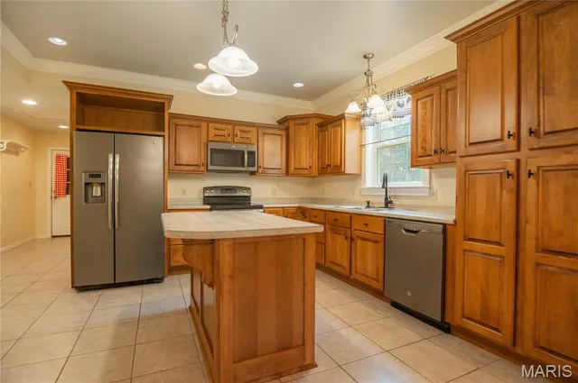 $337,500 | 1981 Ripley Route, Doniphan, MO 63935