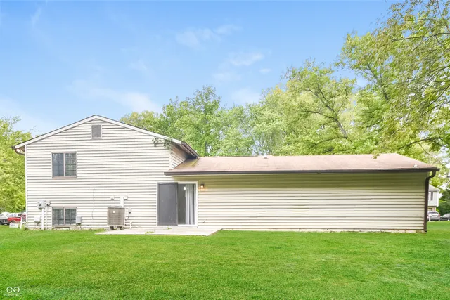 $2,250 | 6523 Woodmere Circle, Indianapolis, IN 46260