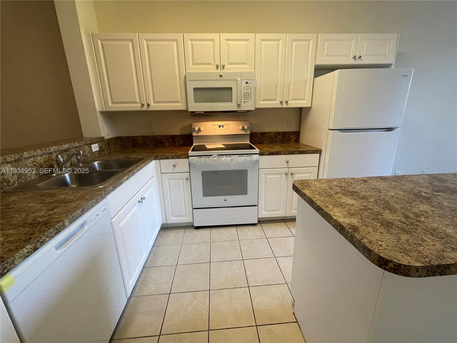 3550 Oleander Terrace Riviera Beach, FL 33404 - Photo 6 of 20