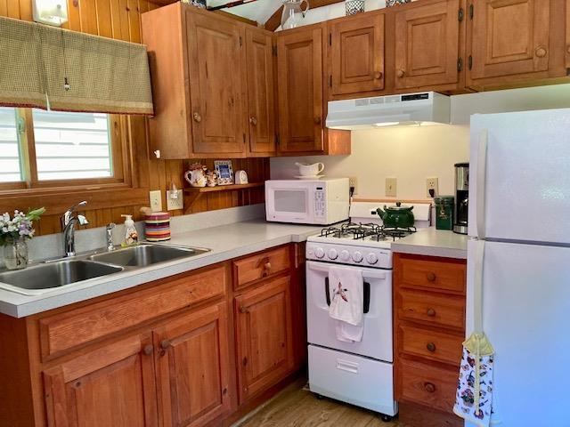 1350 Green River Road Guilford, VT 05301 - Photo 14 of 35