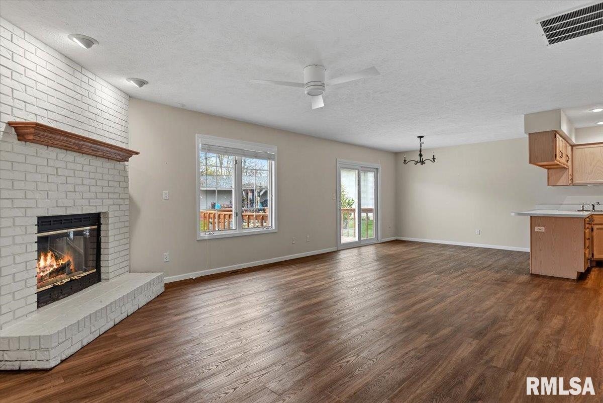 1805 Wren Drive Springfield, IL 62703 - Photo 3 of 28