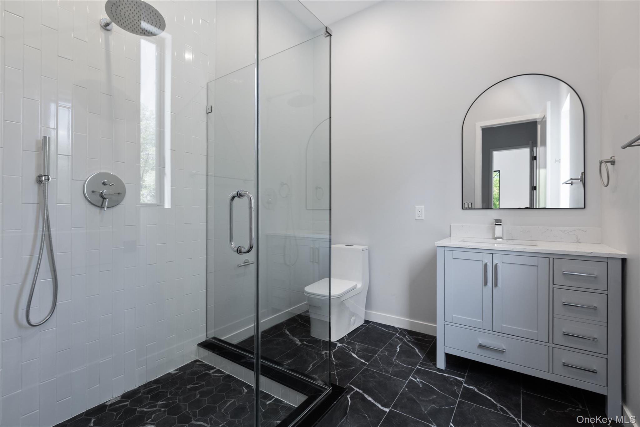 41 Mead Road Armonk, NY 10504 - Photo 24 of 40 Bathroom