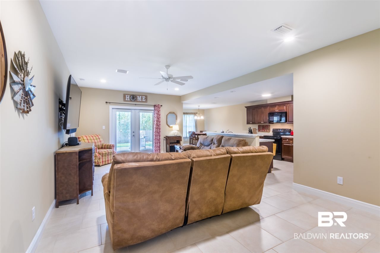 13832 Shea Circle Foley, AL 36535 - Photo 13 of 26 Living Room