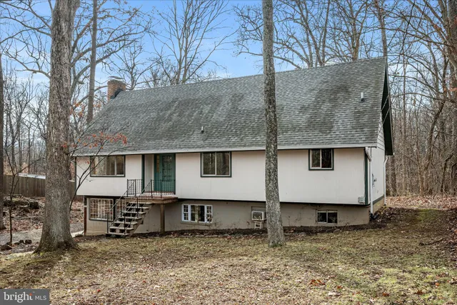 $590,000 | 179 River Park Lane, Bluemont, VA 20135