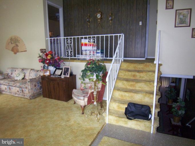 3107 Jeffrey Road Windsor Mill, MD 21244 - Photo 3 of 23 Living Room