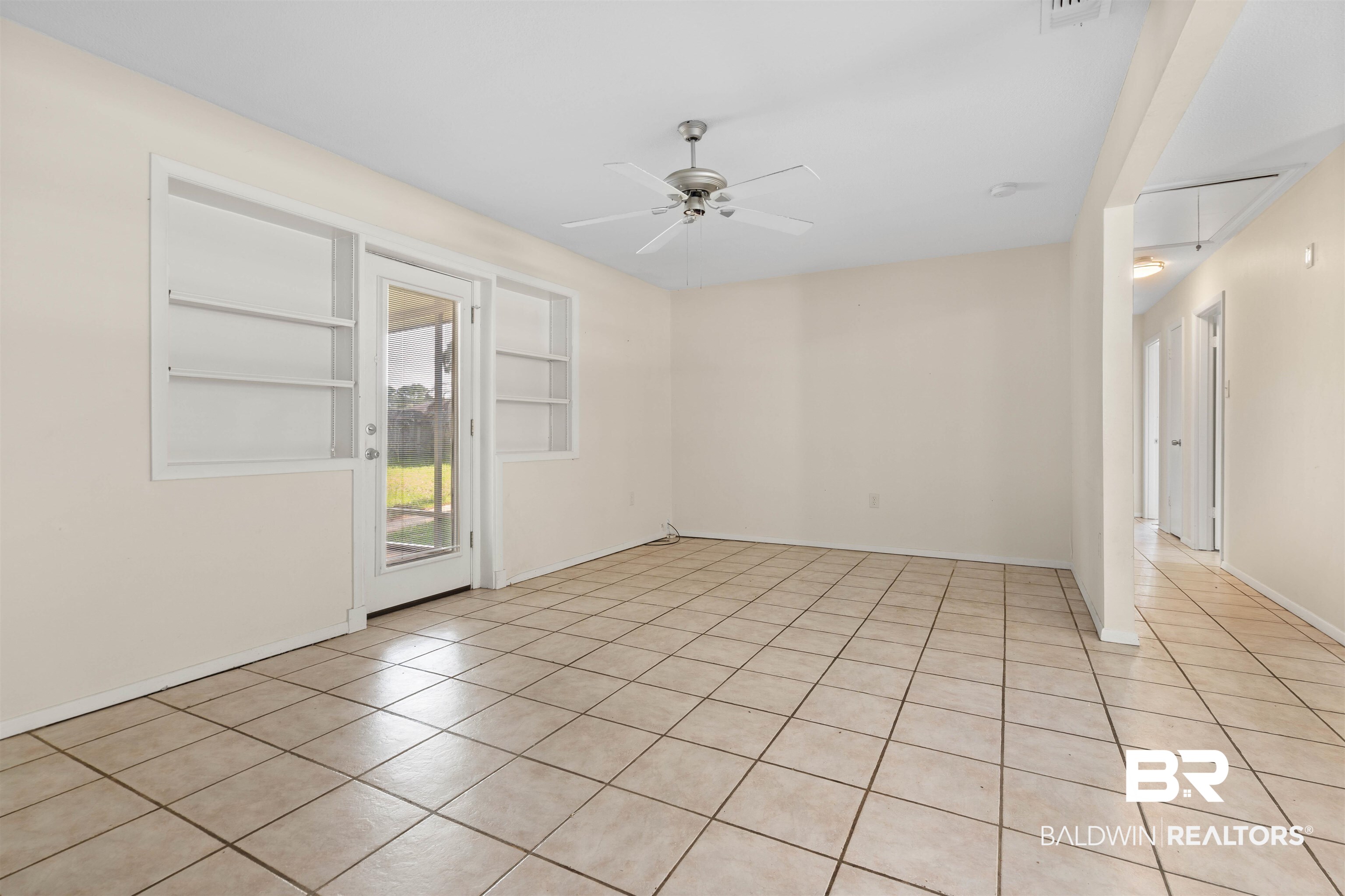 103 Terry Street Daphne, AL 36527 - Photo 3 of 20 Living