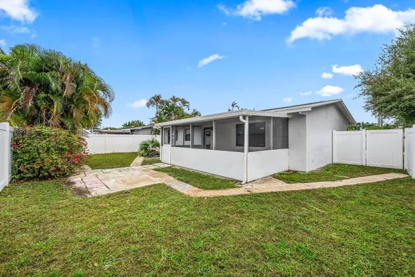 $3,200 | 1505 Northeast 30th Street, Pompano Beach, FL 33064