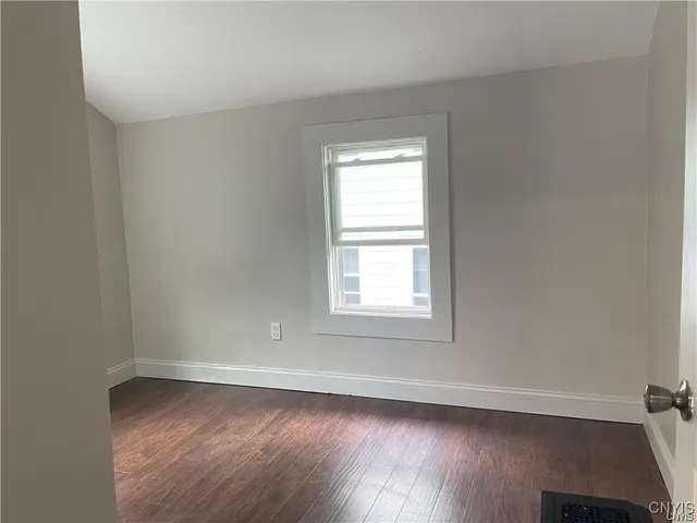 $2,100 | 307 Milton Avenue, Syracuse, NY 13204