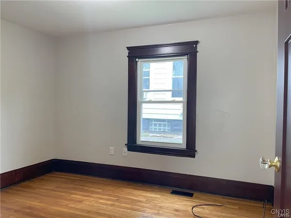 $2,100 | 307 Milton Avenue, Syracuse, NY 13204