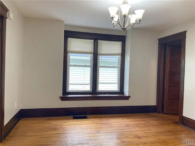 $2,100 | 307 Milton Avenue, Syracuse, NY 13204