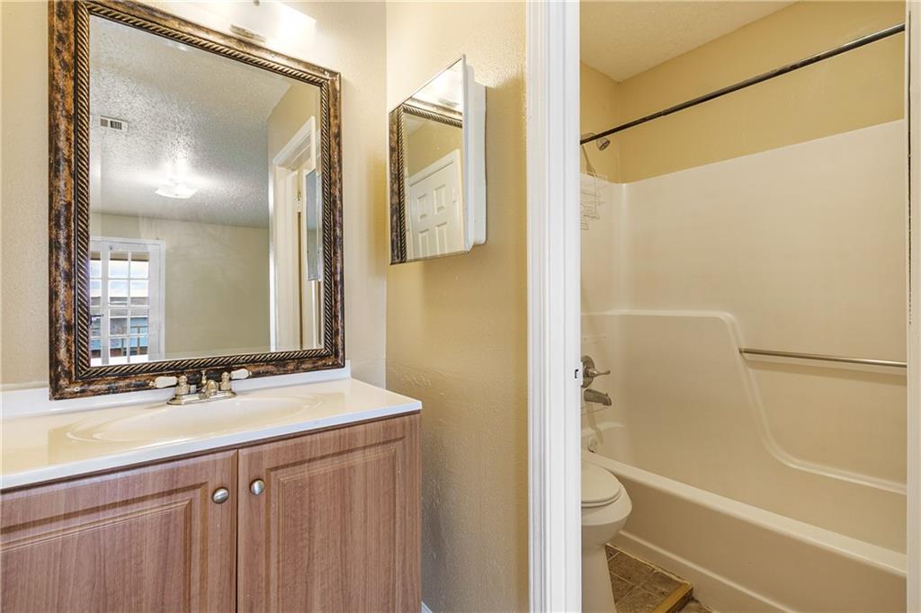 1052 Eli Court Gretna, LA 70056 - Photo 11 of 15