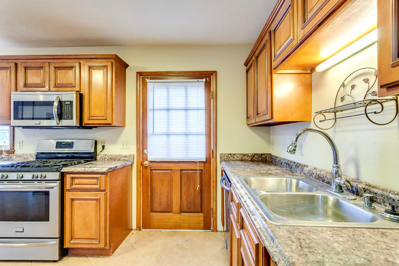128 Highland Avenue Oak Ridge, TN 37830 - Photo 13 of 28 Highland Kitchen 3