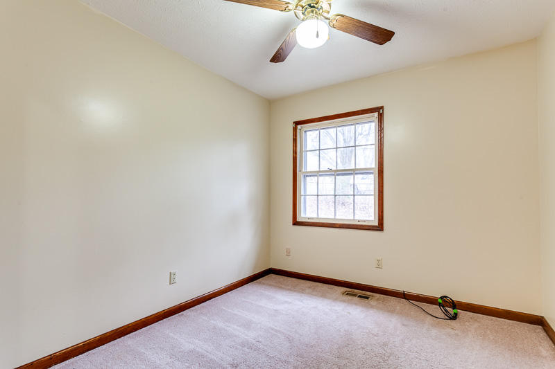128 Highland Avenue Oak Ridge, TN 37830 - Photo 18 of 28 Highland Bedroom 2.1