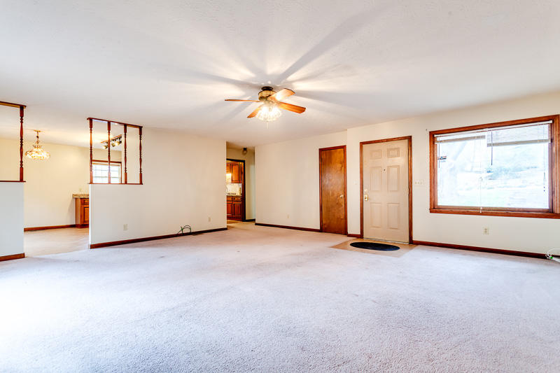 128 Highland Avenue Oak Ridge, TN 37830 - Photo 3 of 28 128 Highland Entry 2