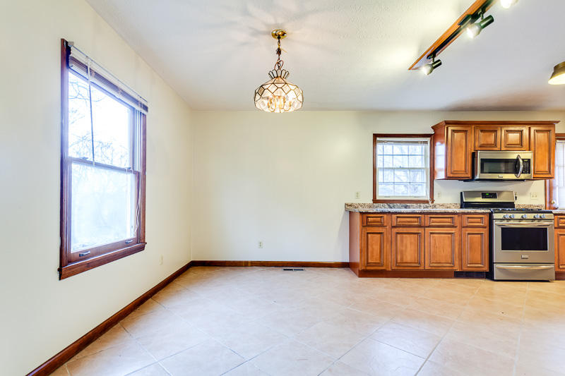 128 Highland Avenue Oak Ridge, TN 37830 - Photo 6 of 28 Highland Eat In